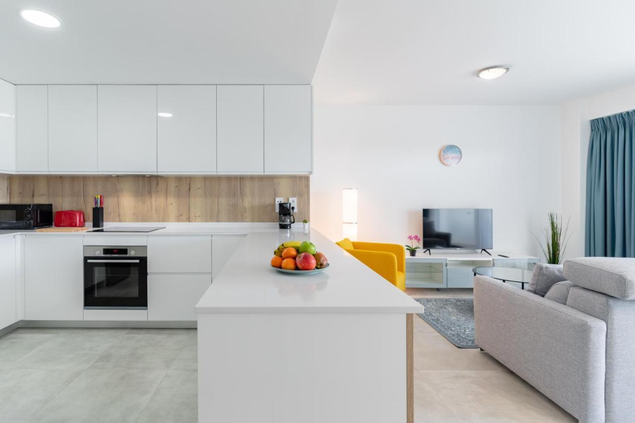 Cosy And Centrally Located Apartment In Εστεπόνα Εξωτερικό φωτογραφία