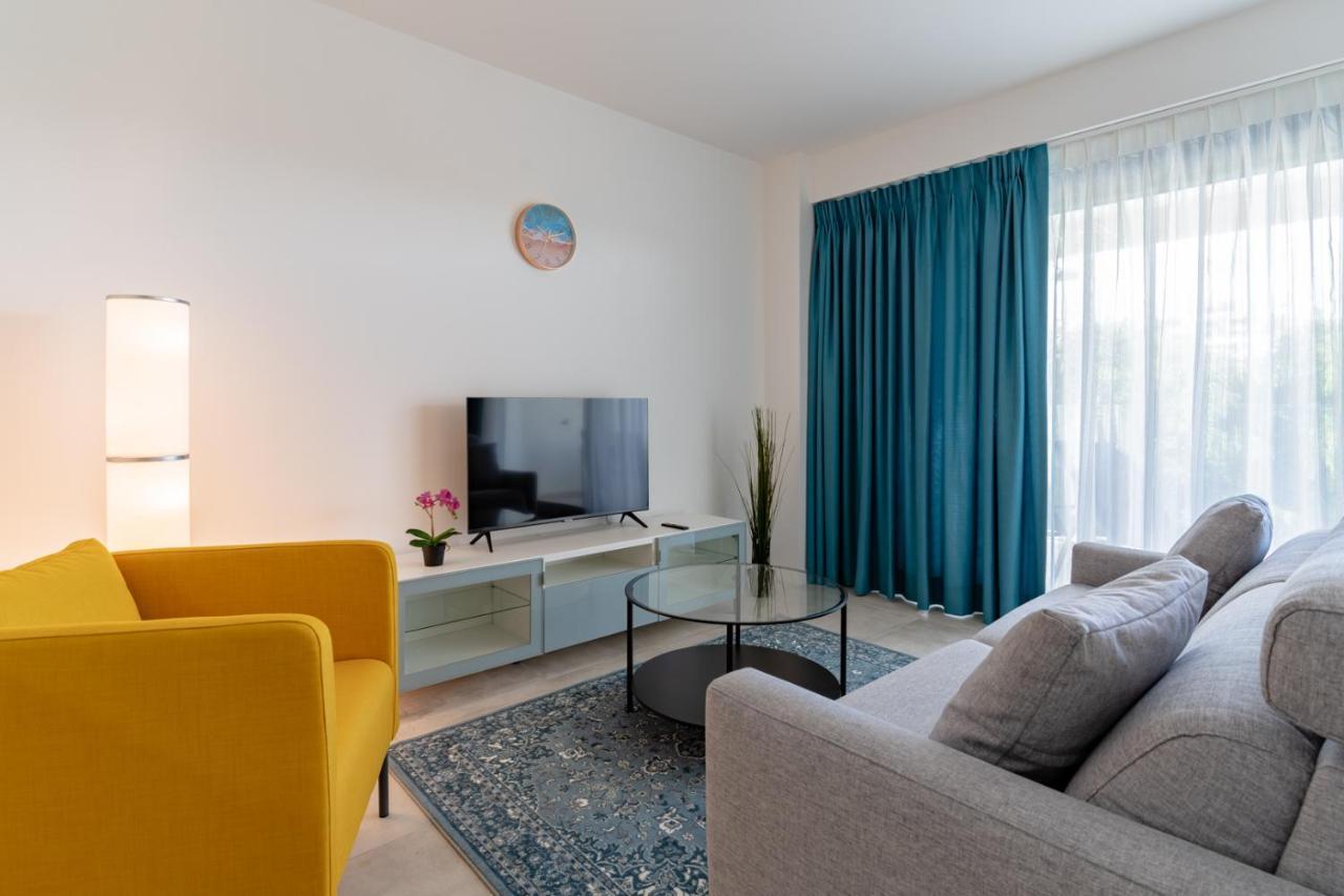 Cosy And Centrally Located Apartment In Εστεπόνα Εξωτερικό φωτογραφία